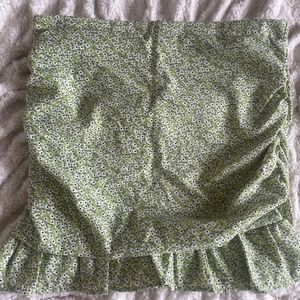 Green & white flowered ruched skirt